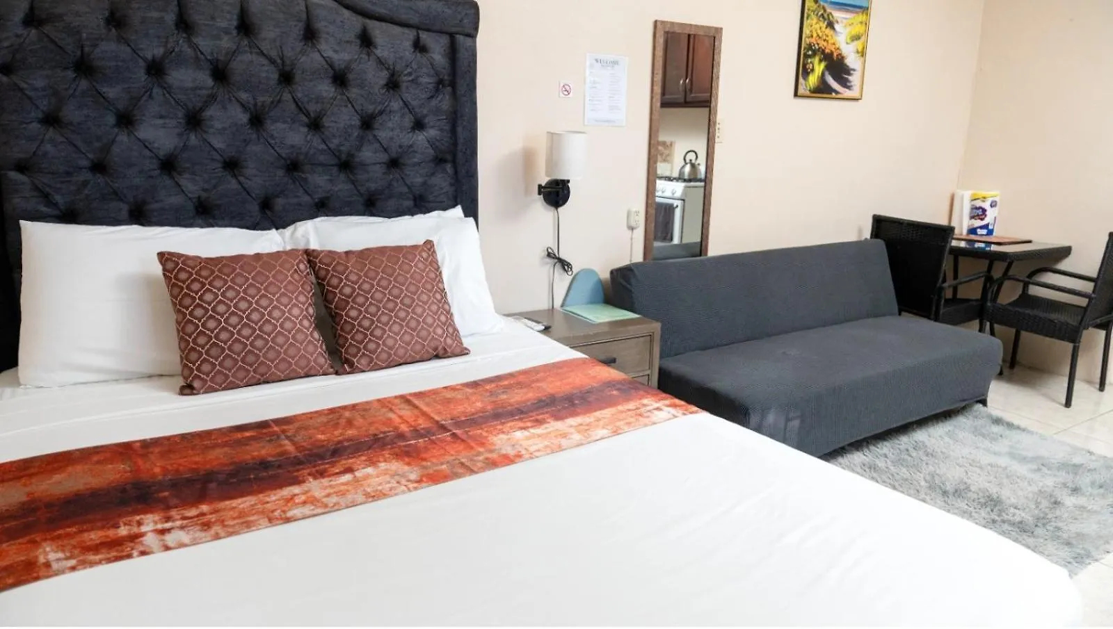 Mona Studio Suite Kingston