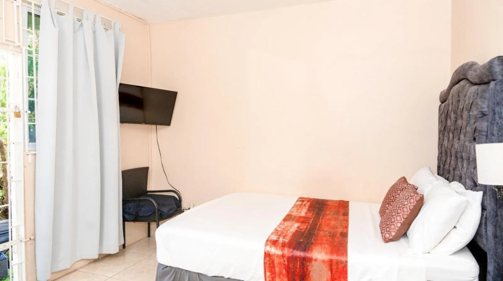Mona Studio Suite Kingston